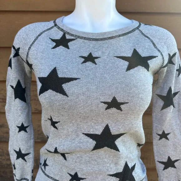 Wet Seal Womens XS Gray & Black Star Print Long Sleeve Knit Sweater - Picture 4 of 8